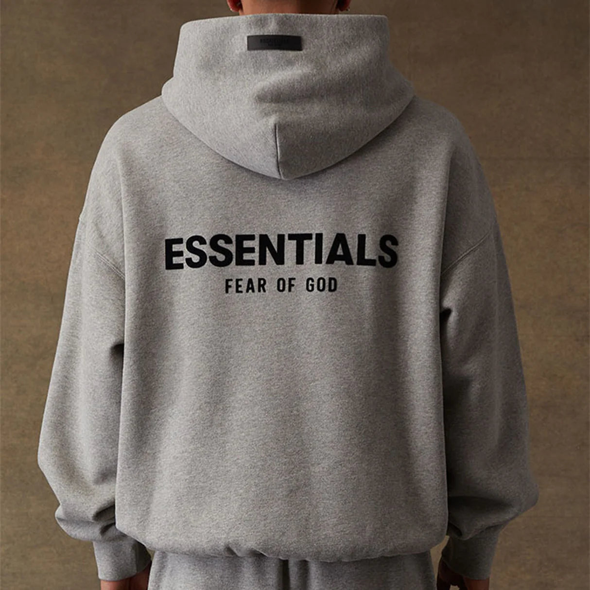 Essentials  – Color Gris
